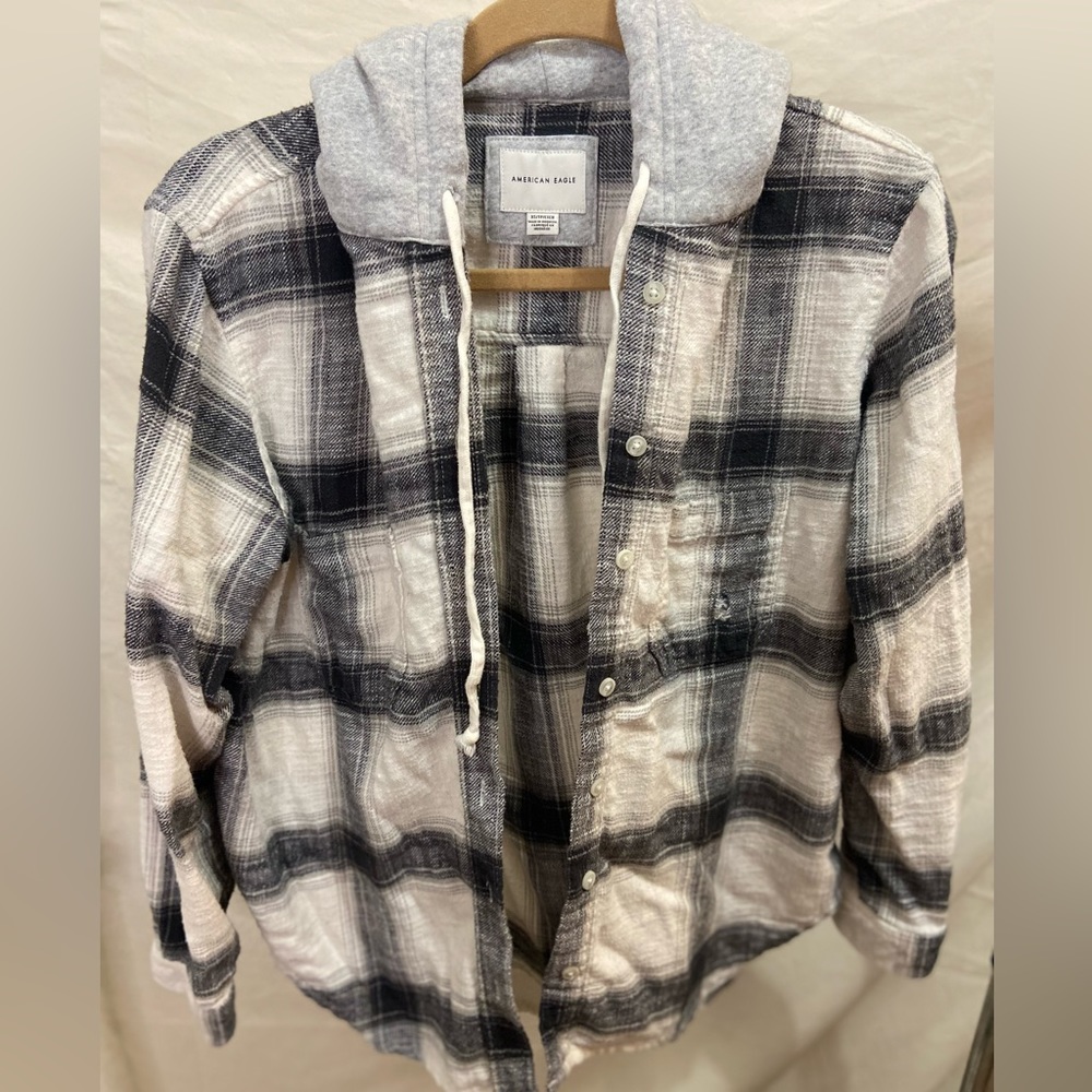 NWOT American Eagle Outfitters hooded button down.